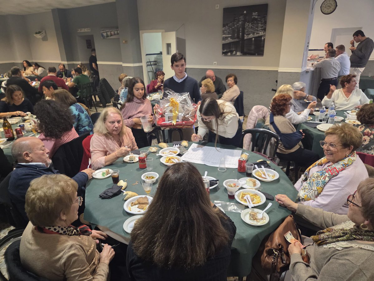 #GaleriaSCruz

📷  Galería del VIII almuerzo de acción de gracias celebrado este sábado 15 de Noviembre por nuestra Hermandad en otra gran jornada de convivencia entre hermanos y devotos de #SantaCruzCamas.