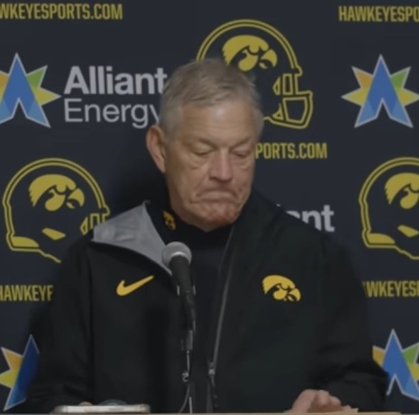 The look Kirk Ferentz makes when he runs his mouth about Lincoln Riley's defense, then gets shut out in the second half. ✌️🗡
