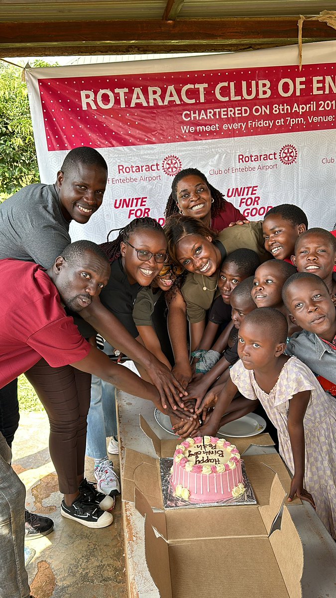 DesirePati's tweet image. Spent my birthday in Kirundaggi Village, Luwero with Rotaract Entebbe Airport giving back through health services, donations, and tree planting. My heart is full. 
Thank you to everyone who supported and joined us. May God bless you. 🙏
@nsekoplusproject @rotaryclubofentebbe
