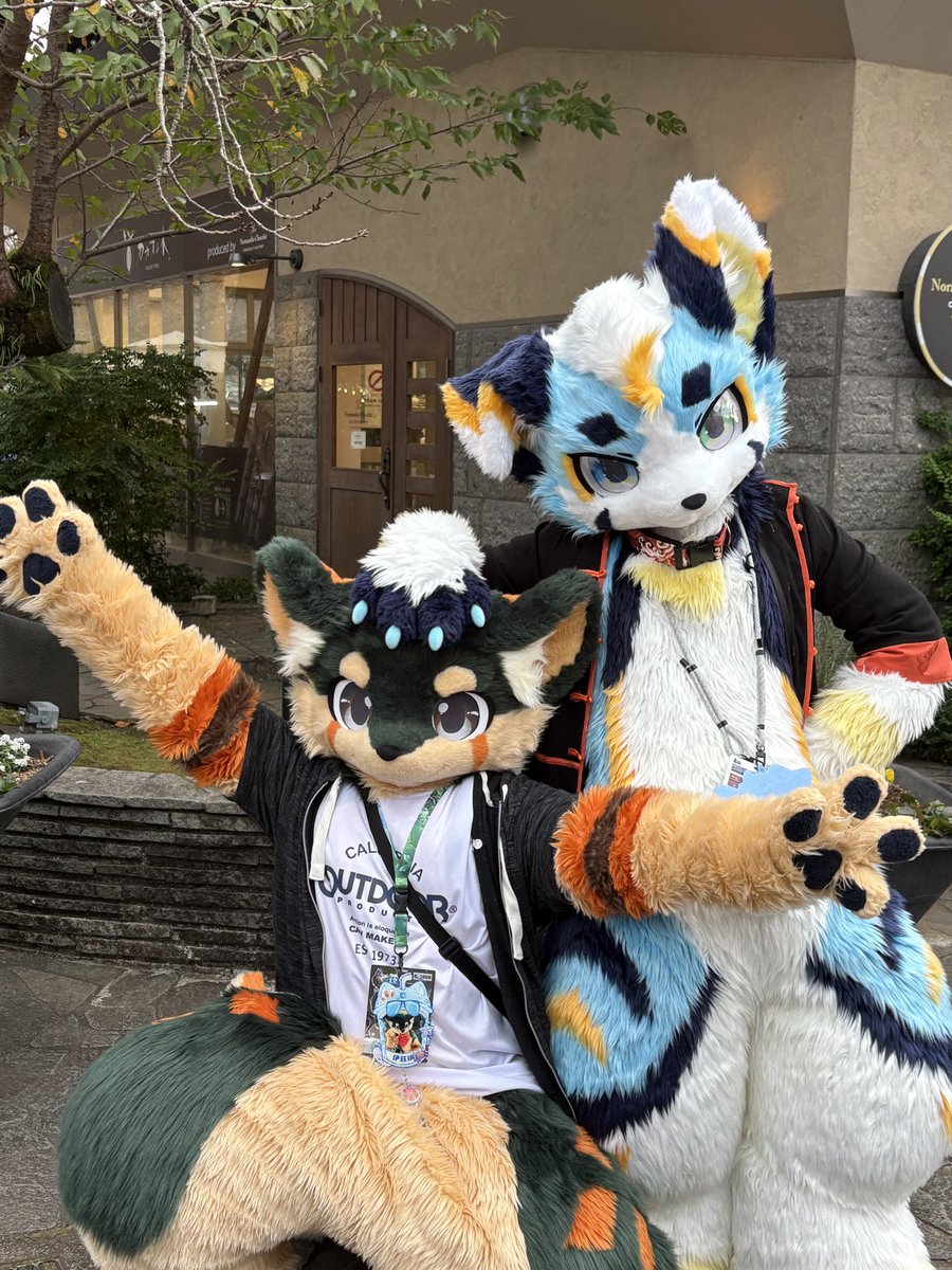 Toma_nyako0's tweet photo. 身長高いのどっちなんだろ🤔
 #Kemocon18 https://t.co/cthLSUPeM4