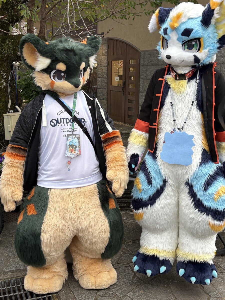 Toma_nyako0's tweet photo. 身長高いのどっちなんだろ🤔
 #Kemocon18 https://t.co/cthLSUPeM4