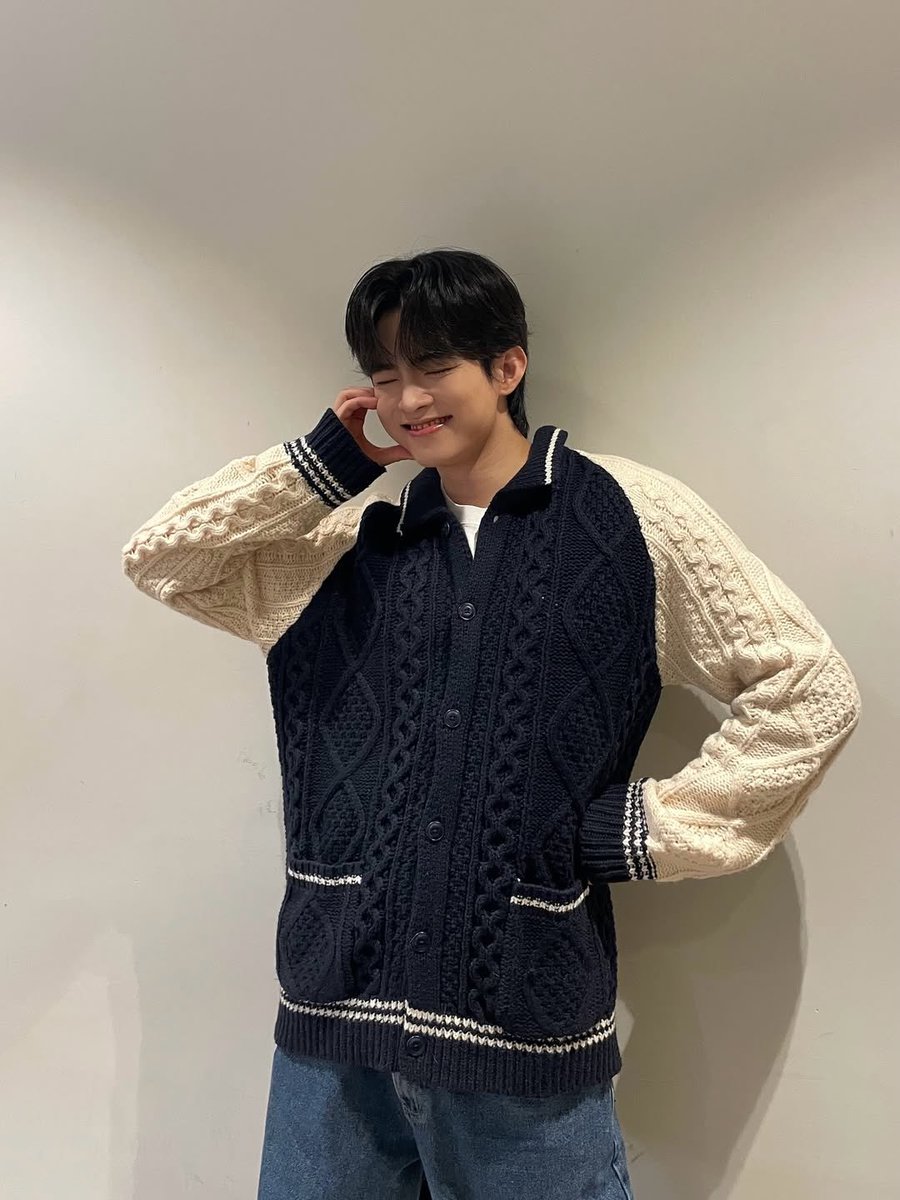 Little_subin's tweet photo. https://t.co/Dg137apR8q