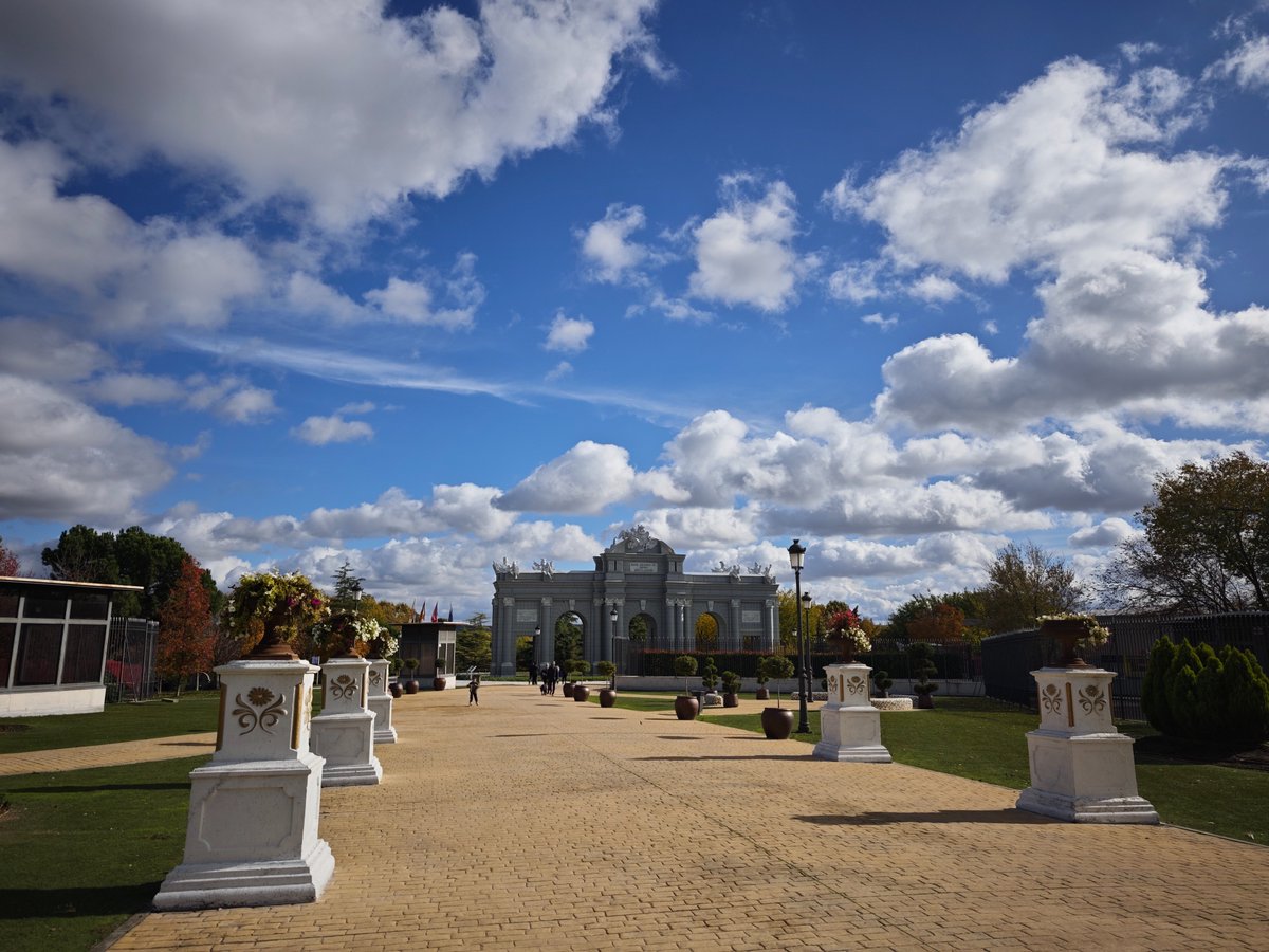 Ll0r3nt3's tweet image. Parque europa