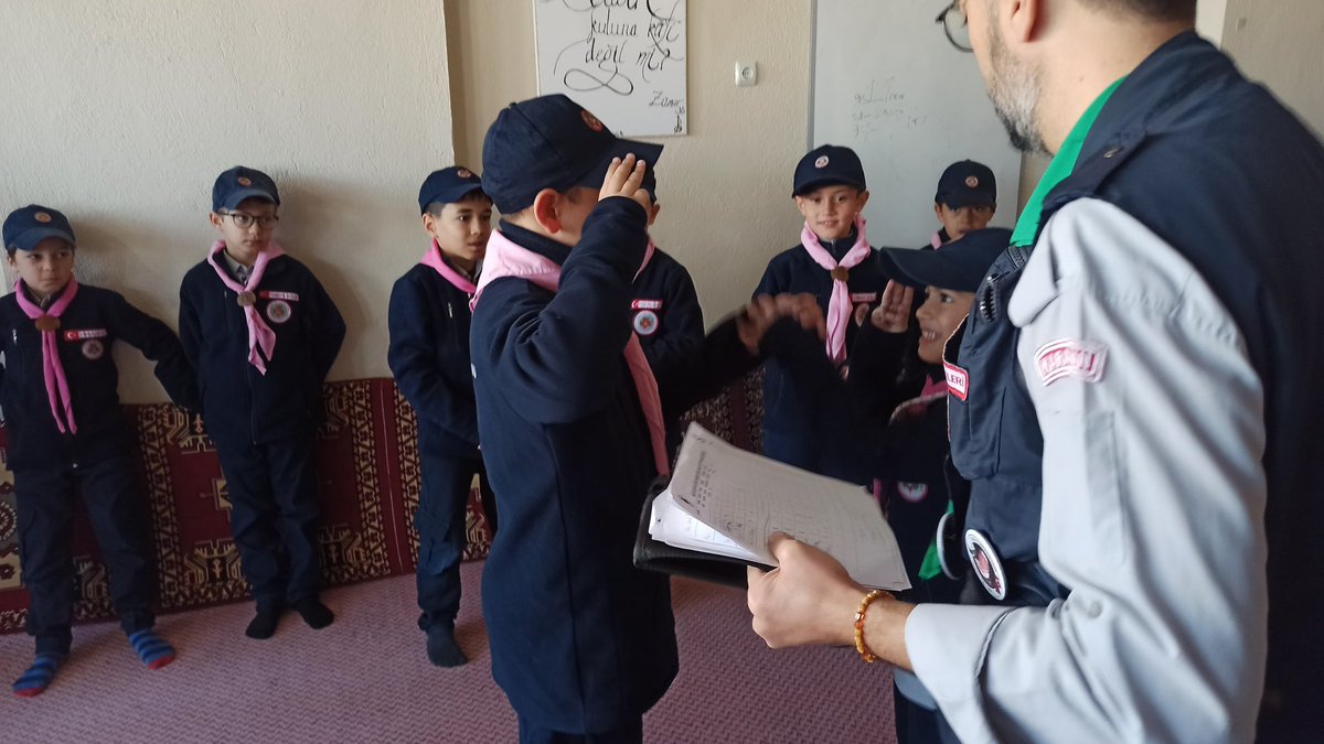 agdsporkomisyon's tweet image. Karaman İzcilerimiz “Önce Ahlak ve Maneviyat” kamp programlarını başarıyla tamamladılar. 🏕️ 

#İzciKampı
#AGDSpor