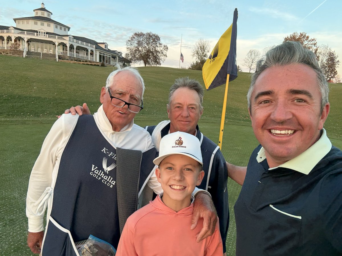 A little late fall golf over in Louisville for my youngest and I this weekend ⛳️🍁