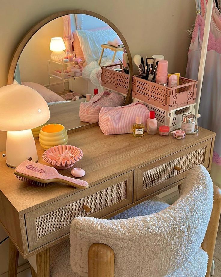 itsheeer_'s tweet image. Cutting off everything that drained my energy 💁‍♀️