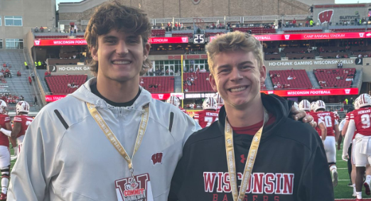 sixstarfootball's tweet photo. MICHIGAN STOCK RISERS | Several rising prospects heating Up the recruiting trail

📈6Star Football looks at some of the top rising Michigan names to know among top prospects🔥

STORY:▶️https://t.co/3IyO6CCqN6

@BrandonAdamsjr @grant_adloff @BryceBarbarino @GeraldCamp3533 @_BlakeFrancis @JackJanda87 @Domkosz66 @ElijahMoore228 @CarterSmith_18