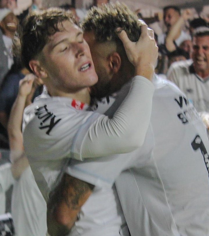 “Ney já disse pra você parar com essas comemorações gostosas”