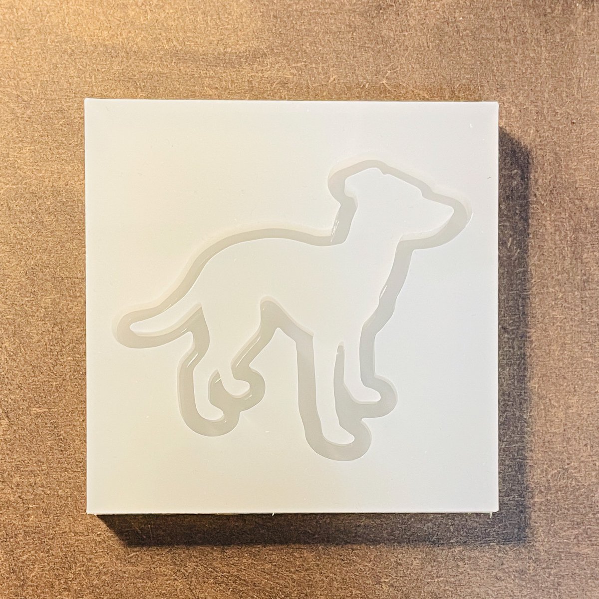 factorhythm's tweet image. オーダーモールドの紹介です
販売の予定はございません

ワンちゃんのフレームパーツを制作させていただきました
フィルムを両面に貼ればシェイカーにもなりそうです

オーダー受付窓口↓
minne.com/items/31832896…