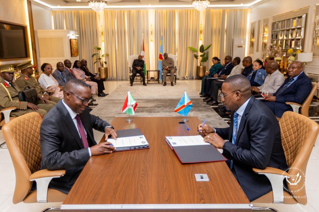 ElectionNet's tweet image. Après un 9ᵉ Sommet de la CIRGL marquant à Kinshasa, le Président Félix Tshisekedi a reçu son homologue burundais Évariste Ndayishimiye ce dimanche à la Cité de l’Union africaine. Leur tête-à-tête, suivi d’une réunion élargie avec leurs équipes, a permis de renforcer la…