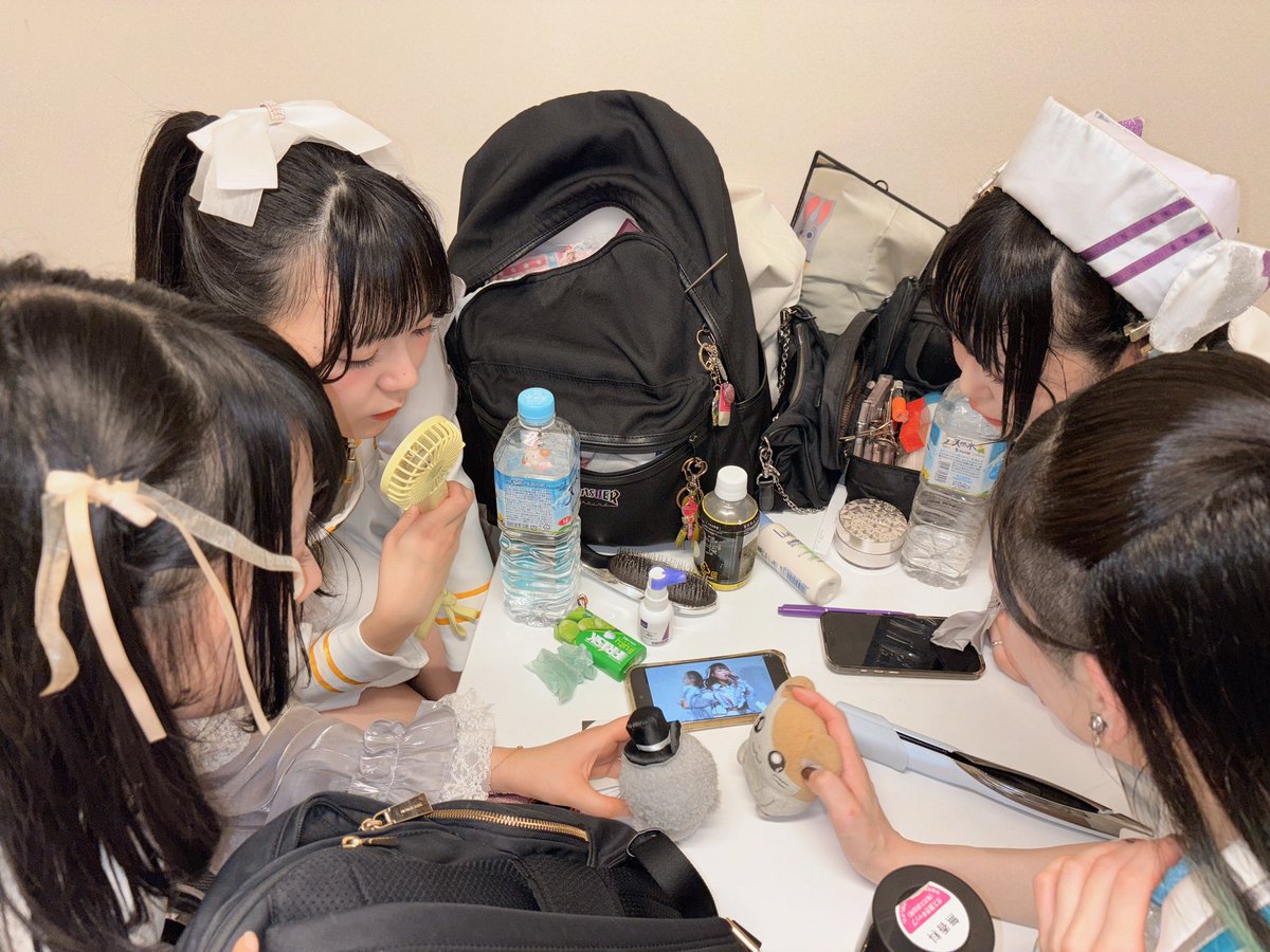 6日間連続ライブありがとうございました🌈
毎日ライブ後にみんなでブイチェックしてブラッシュアップしました👏🏻今後のYUGUREMIに乞うご期待！
#ユグレミ