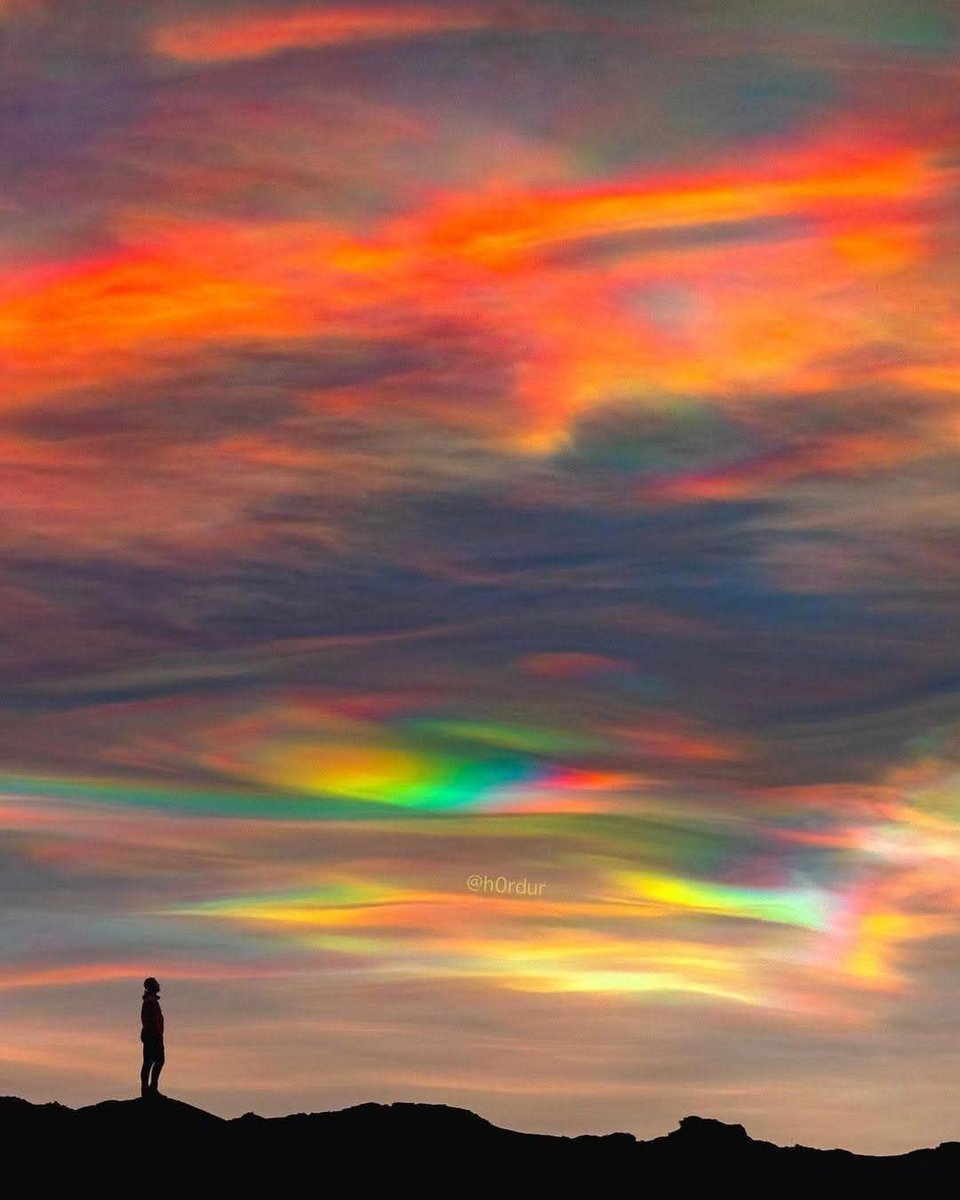 InterestingSci1's tweet image. Good Night 💤 💤 💤 x family 
Polar Stratospheric Clouds ☁️🌈✨
ICELAND

Experienced some of the most incredible polar stratospheric clouds I’ve ever seen in my life few days ago (also called nacreous clouds). The sun was rising so the orange glow blended with those unbelievable…