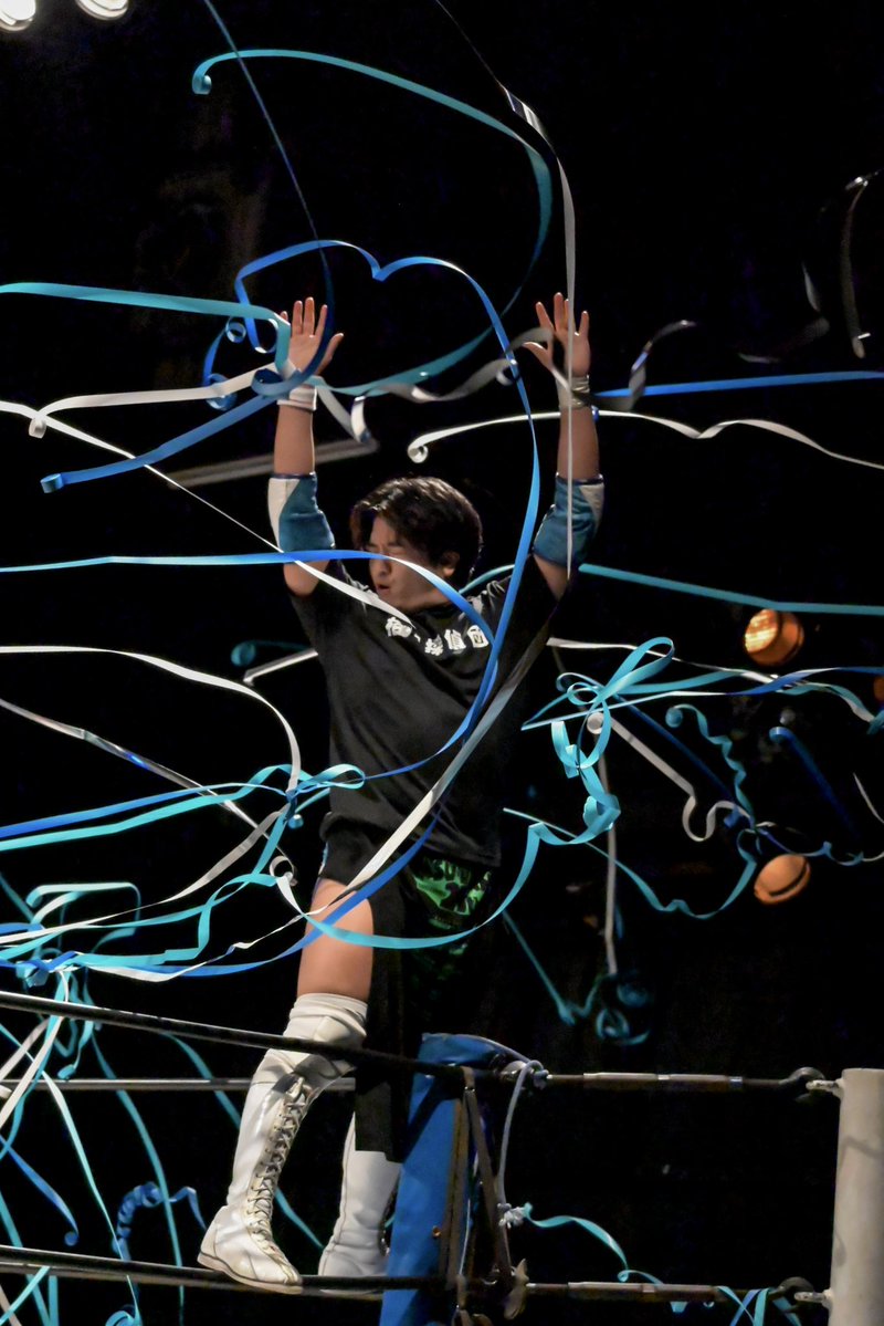 ウラノさん25周年おめでとうございました！！めちゃくちゃ面白い興行でした😭✨そして高鹿選手の紙テープ投げ入れにご協力いただいた皆様、本当にありがとうございました🙇(※例の如くうまく写真撮れてないのでリポスト等失礼します🙇)