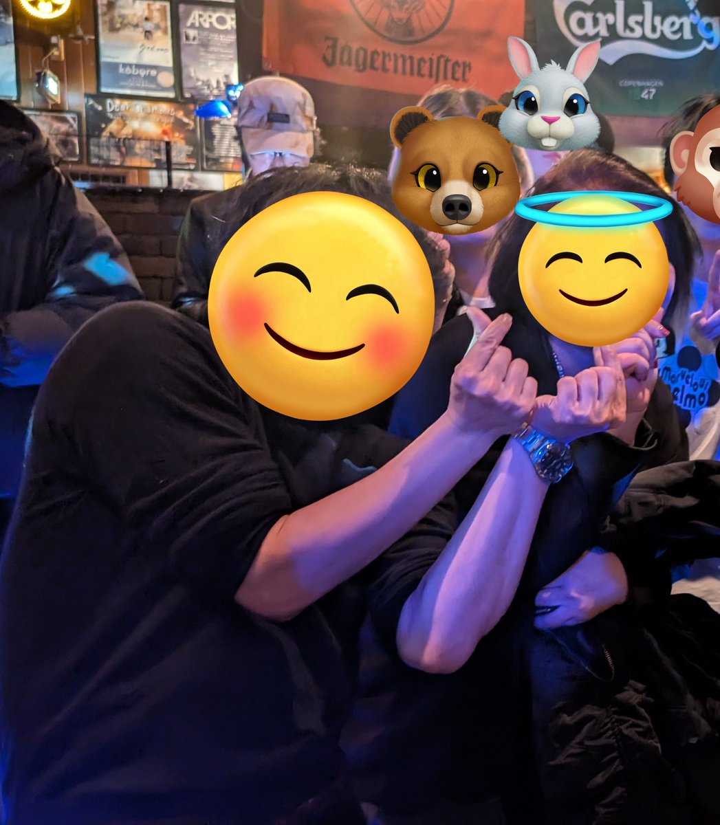 shikicamera's tweet photo. プチ自慢させて🥺
同僚のゲーム軽音ライブがあってそれに応援しに行ったんだけど、なんとレジェンドの下村陽子様が会場にいたのよ
一緒にお写真撮れまして感動😭 https://t.co/axv0g5Pss0