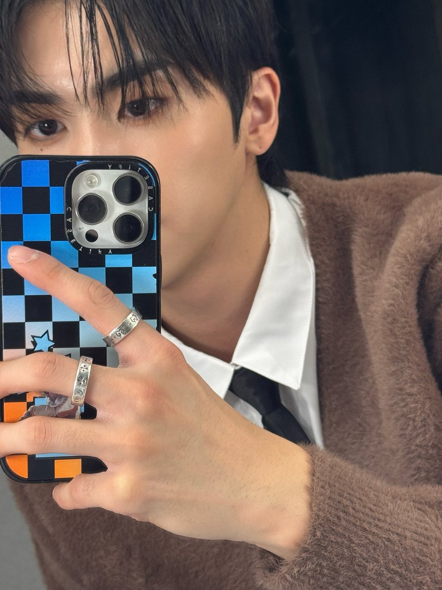 OFFICIAL_LDY's tweet photo. [📷]
#오늘의_동열 

오랜만에 동그리들과 함께 시간보낸 팬미팅 정말 소중한 추억 하나 더 만들어줘서 고마워 앞으로 더 좋은 모습 이쁜 모습들 많이 보여줄게요🖤

 🔗https://t.co/4dLn54aUZS

#PAENT #이동열 #LEEDONGYEOL  #ドンヨル #李東烈 https://t.co/GYsJl5mY7j