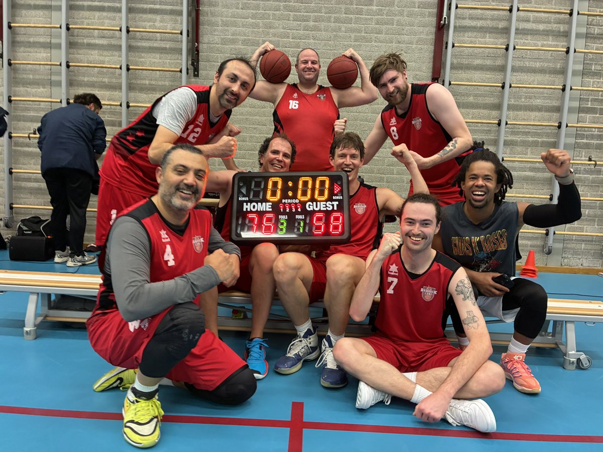 Heren 3 doet een greep in de Sint-Maarten-pot

bequick.net/heren-3-doet-e…