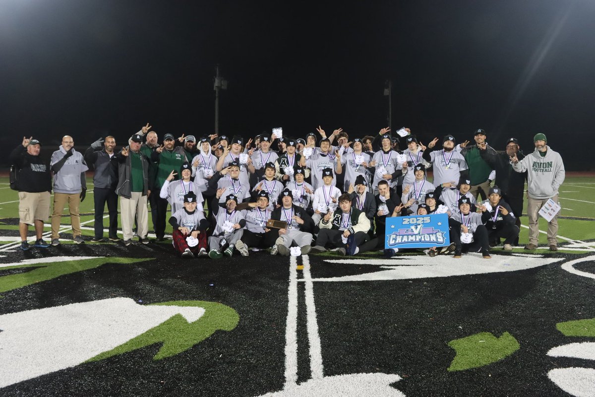 evanblye1's tweet photo. Blessed to have all my hard-work and rehab coming back from last years injury pay off and to be named Most Valuable Offensive Player of the game. Also back to back Class D Final Winners!! @Avon_Football @jdiz1617 #SectionVFootball #BacktoBack #Champions #Football #ClassD https://t.co/v3HYKfMxRX