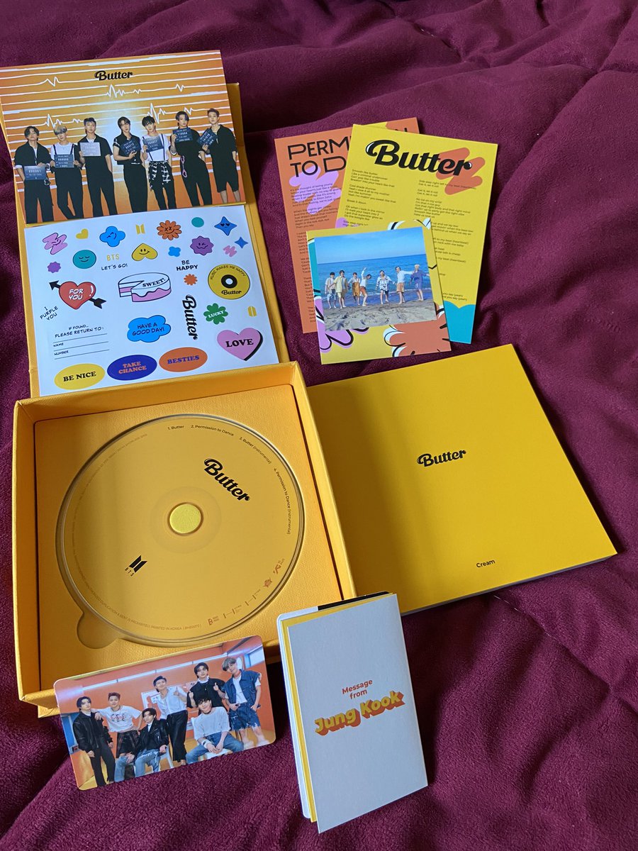 mazelary's tweet photo. VENDO/VENDA BTS 

Álbum Butter vr. CREAM incompleto (sem o pôster)
Valor: 100,00 + frete

Álbum BE Deluxe Edition completo 
Valor: 280,00 + frete 

‼️Álbum butter possui avarias na capa

‼️Álbum BE pouco avariado na capa e em um dos posters! https://t.co/7Tj3YUKKQG