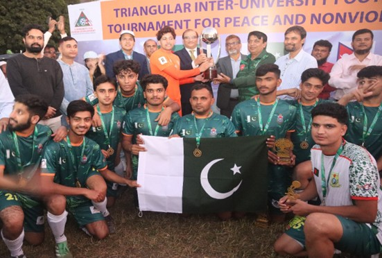 PressenzaIPA's tweet photo. A Historic Final: Pakistan vs Bangladesh — Football as a Bridge of #Peace in South Asia #FootballForPeace #Nonviolence #SouthAsianYouth #UnityInSport https://t.co/fk4y3QaVJO https://t.co/SDJUkvFRX0