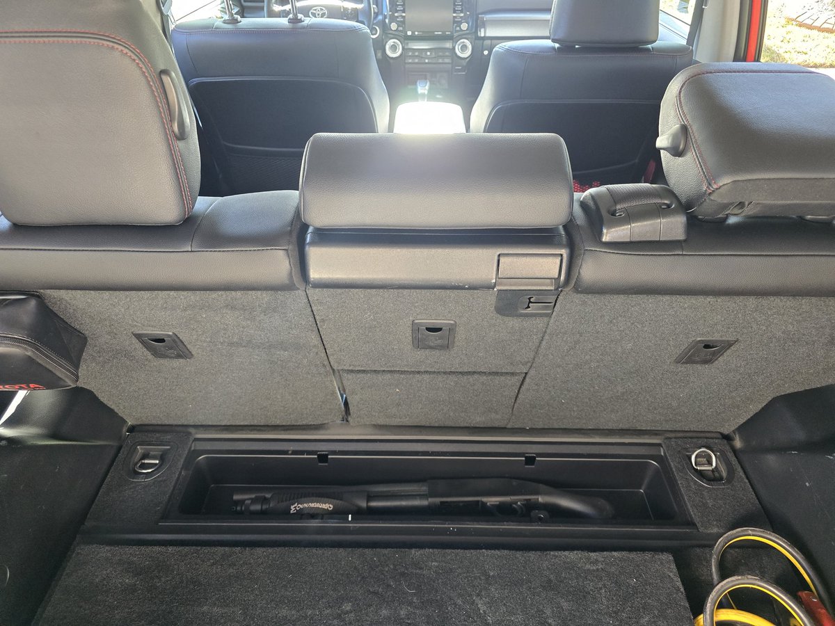 DrexInFX's tweet image. Crazy that when I bought my 4Runner. The salesman failed to mention it had a shotgun compartment. Just when I thought that I couldn't love this truck any more... 😍