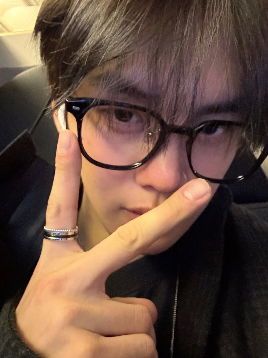 830bin's tweet image. SAFE FLIGHT BACK TO KOREA HOPE U HAD FUN IN SINGAPOREEE 🥹🥹🥹🩵🩵