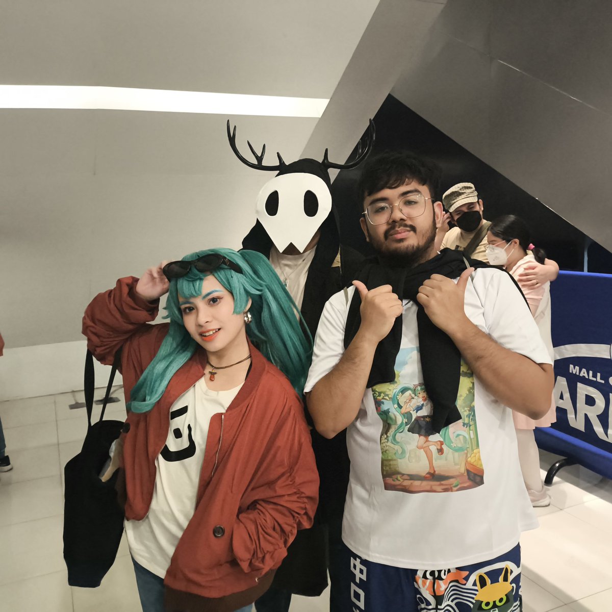 DropOutCandy's tweet image. FUN CONCERT I KNEW LIKE 5 SONGS BUT MAN I LOVE MIKU

Wheres Sand Planet u cowards