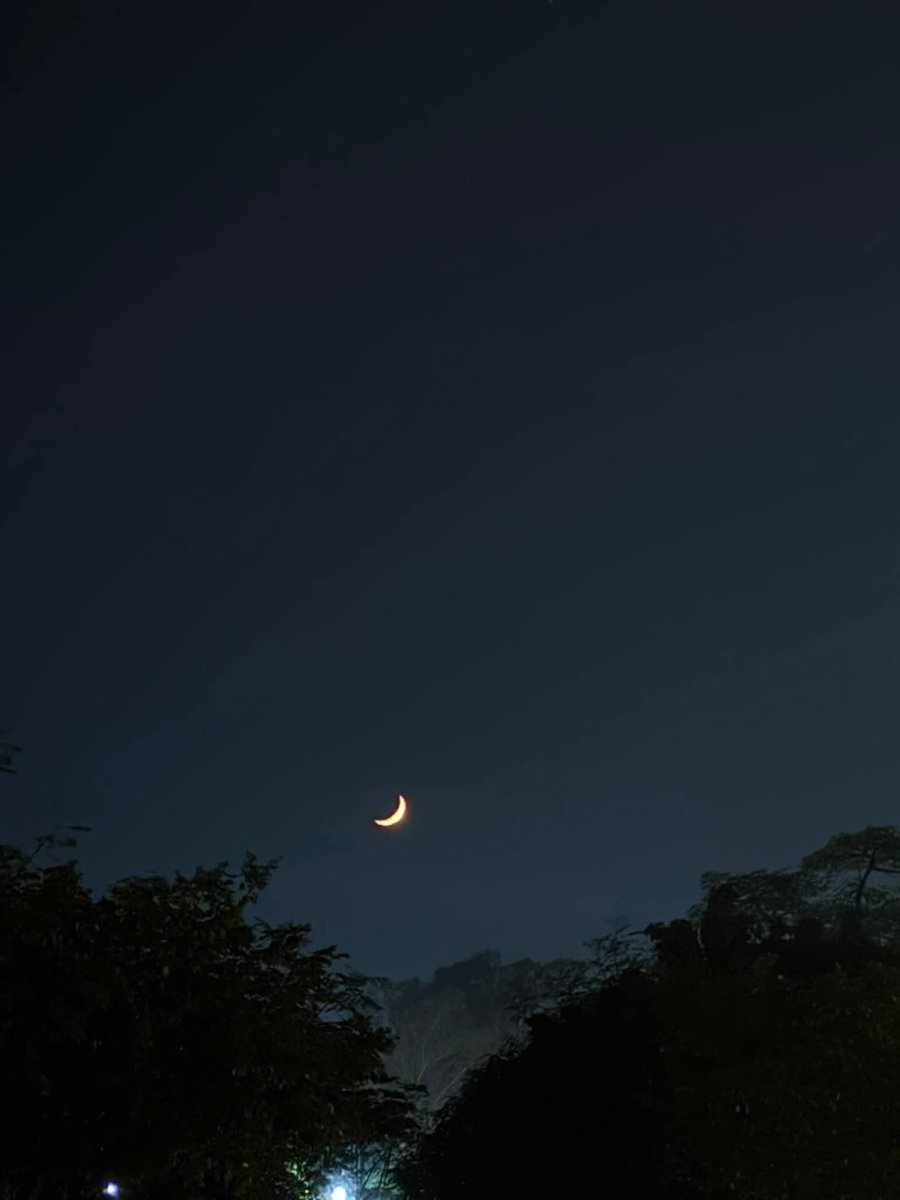 Raima__nor's tweet image. রাতের আকাশ একনিরব কবিতা❤️‍🩹