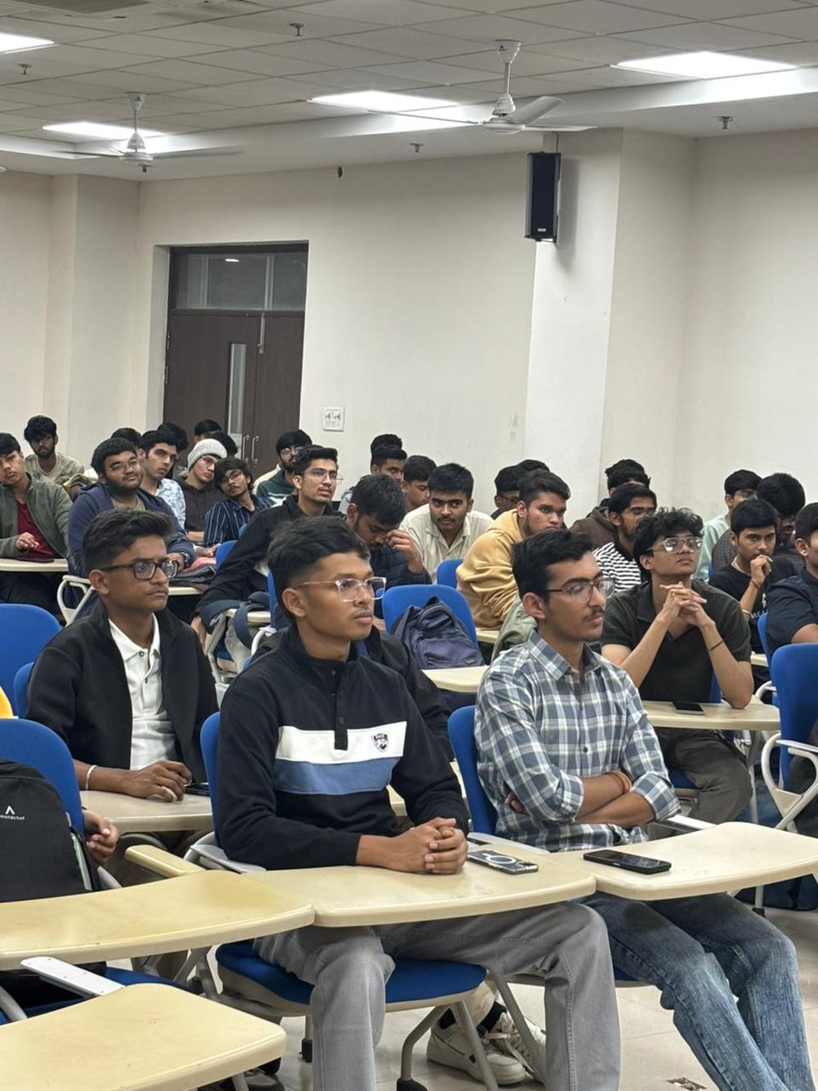 F_Kansagra's tweet photo. An insightful session on Web3 held by the Endless Domains team! 🧠 Learned many things about Web3. 🚀 #Web3 #Domains. #Learning #Technology. @0xweb03IIITL
@endlessdomains
#web03 #futureweb https://t.co/atxwDq5zQU