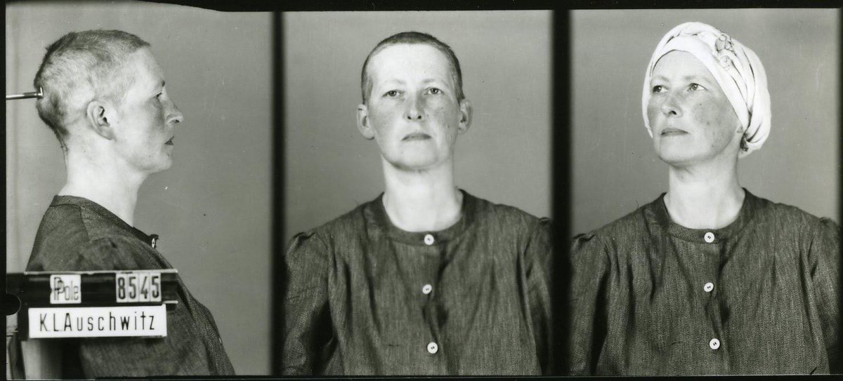 MajewskiMichal's tweet image. Zniknęło, ale charakterystyczne. Jakie znowu pamiątki? Stryja Jurgena z SS? Jacy znowu naziści? Zawieszona aukcja? On powinien być wezwany do MSZ już wczoraj, a te rzeczy w poniedziałek powinny być w Warszawie w skrzyni z czerwoną wstążką. I przeprosinami. Co to są w ogóle za