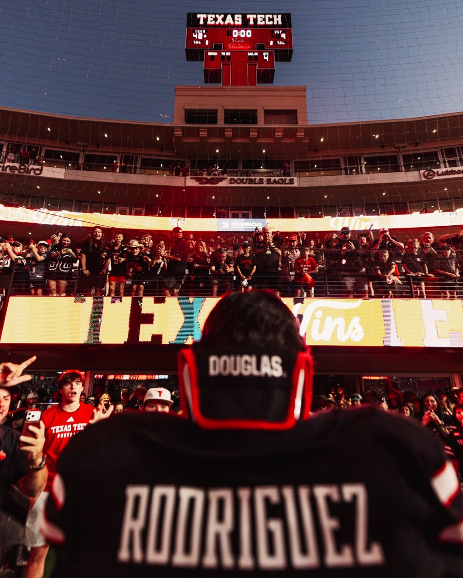 the narrative is changing. it’s OURS now. 

<a href="/HeismanTrophy/">Heisman</a> I want to vote for #JacobRodriguez