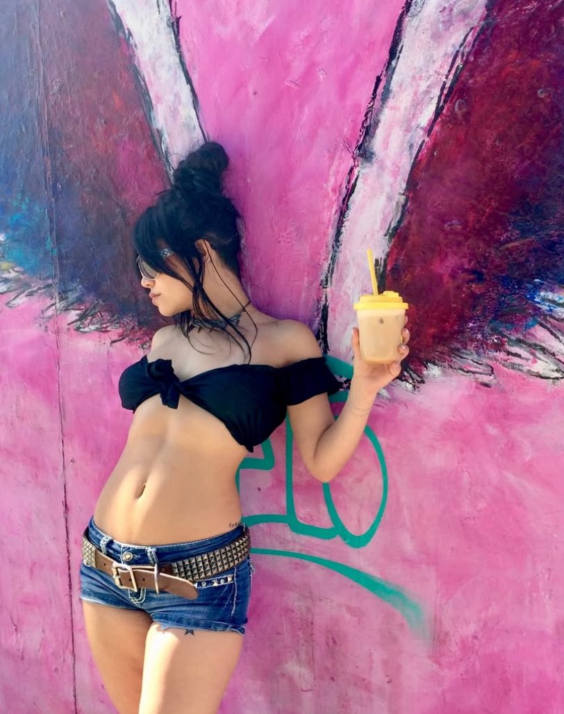 SalvatoresMuse's tweet image. sometimes all a girl needs is morning walks and a coffee run.🫶🏼