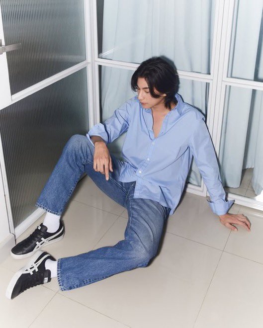 weiweiMGWZ889's tweet image. แค่เสื้อเชิ้ต กางเกงยีนส์ รองเท้ายังหล่อเท่บาดใจขนาดนี้ กลัฟเอ้ย ยิ่งโตยิ่งหล่อจริงๆ 😘
@gulfkanawut 
#GulfKanawut