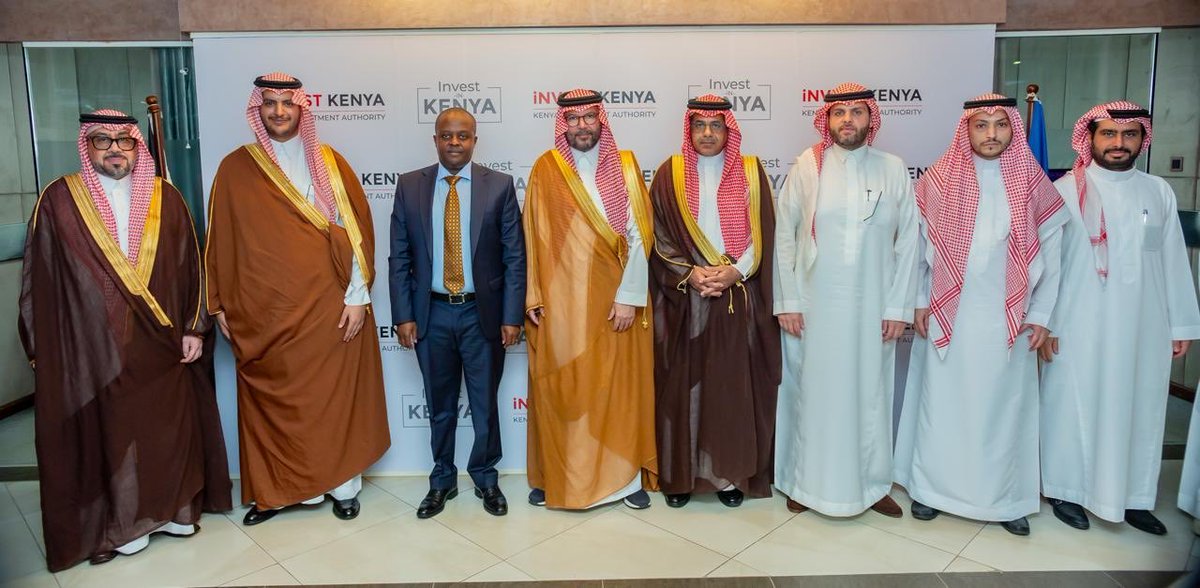 في زيارة تهدف إلى تعزيز التعاون الاقتصادي مع كينيا، ناقش وفد سعودي من القطاعين العام والخاص مع صناع القرار القطاعات ذات الأولوية خلال اجتماع طاولة مستديرة كيني–سعودي، إلى جانب اجتماعات ثنائية تناولت مجالات الزراعة والموانئ، الصناعة والخدمات، وتوقيع عدد من الاتفاقيات بين الجانبين.