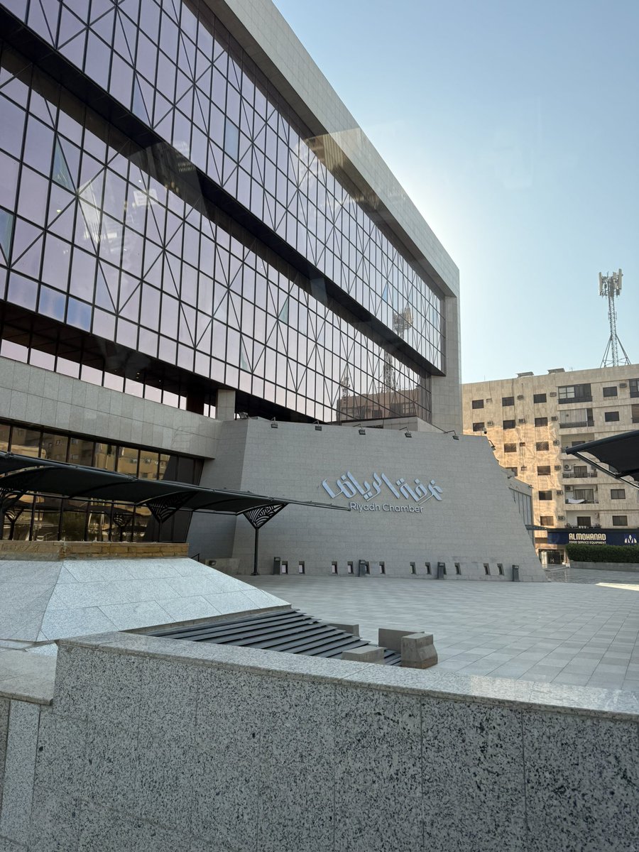 Lk_Alhammad's tweet image. الحمدالله انتهيت هذا الأسبوع من دورة إدارة المشاريع الاحترافية PMP تجربة ثرية أضافت لي الكثير في التخطيط والتنفيذ وقيادة المشاريع 
خطوة جديدة في مساري المهني 🤍
كل الشكر لـ @RiyadhChamber على تنظيم الدورة، و أكاديمية@MonshaatSA