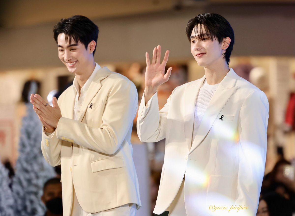 今日も立つ場所が無いくらいたくさんの人だった！愛されてるね、ForceBook☺️✨✨

FB 9TH DESTINY CLINIC
#DestinyClinicxForcebook
#ฟอสบุ๊ค #forcebook