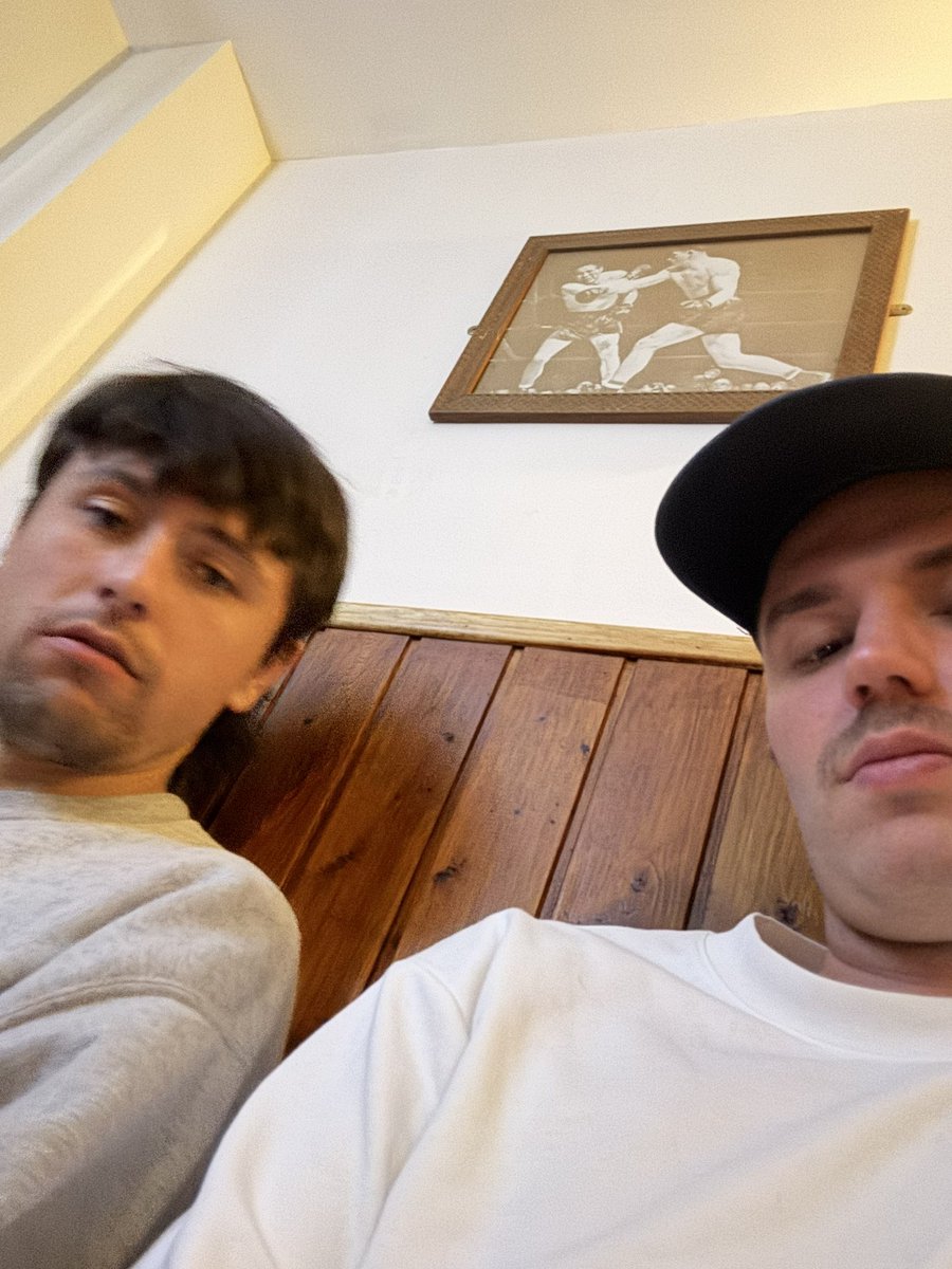 gracias a todos los que os pasasteis ayer os amamos #paz