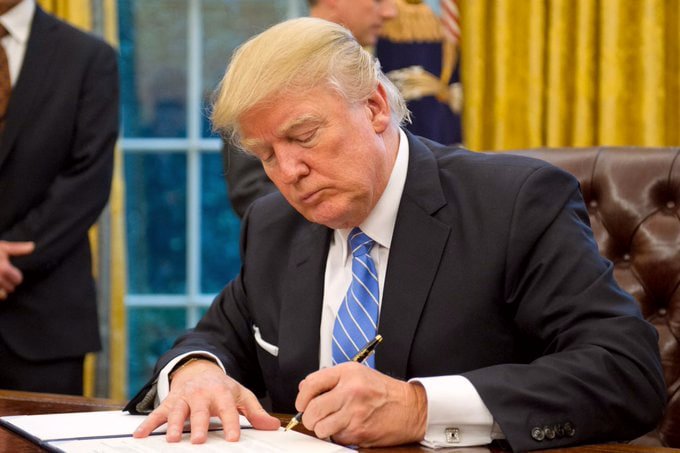 🚨BREAKING: The Trump administration has just cancelled $8 BILLION in Green New Scam funding, per OMB Director Vought

States losing funding:
1- California
2- Colorado
3- Connecticut
4- Delaware
5- Hawaii
6- Illinois
7- Maryland
8- Massachusetts
9- Minnesota
10- New Hampshire
11-