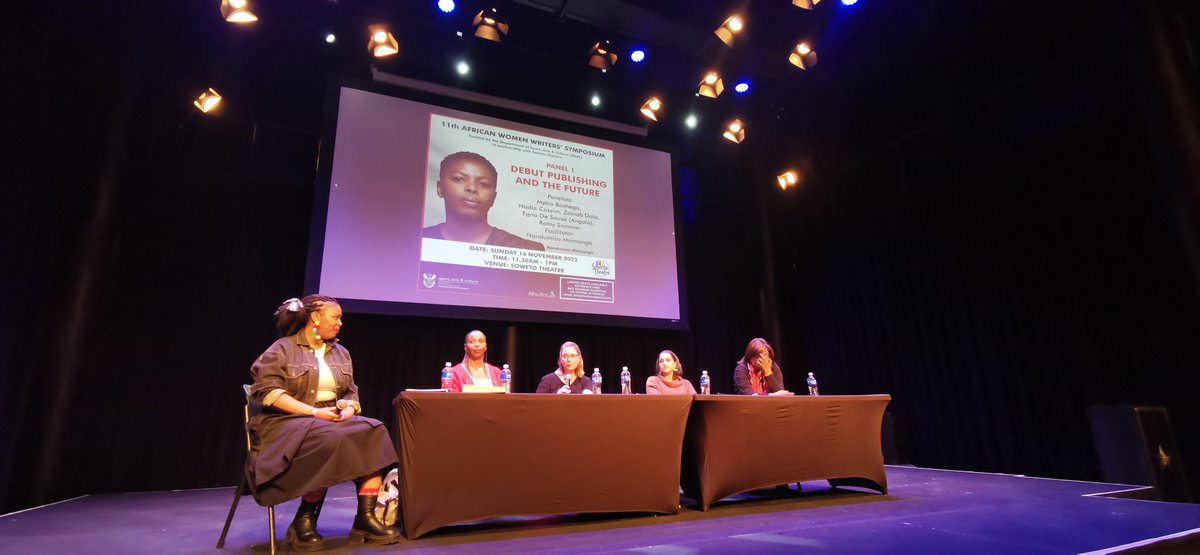 Precious precious conversations of beginnings were had. One important takeaway: "Sometimes what feels like a rejection, it is not: it might be an introduction to someone, make you think differently about your story, offer good feedback, open a new door..."

#11thAWWS #awws2025