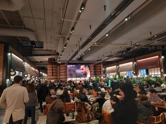 Haydi Abbas, vakit tamam 
Akşam diyordun işte oldu akşam -C. S. T. 
... ...
Milli Takım'a selam #İyiakşamlar