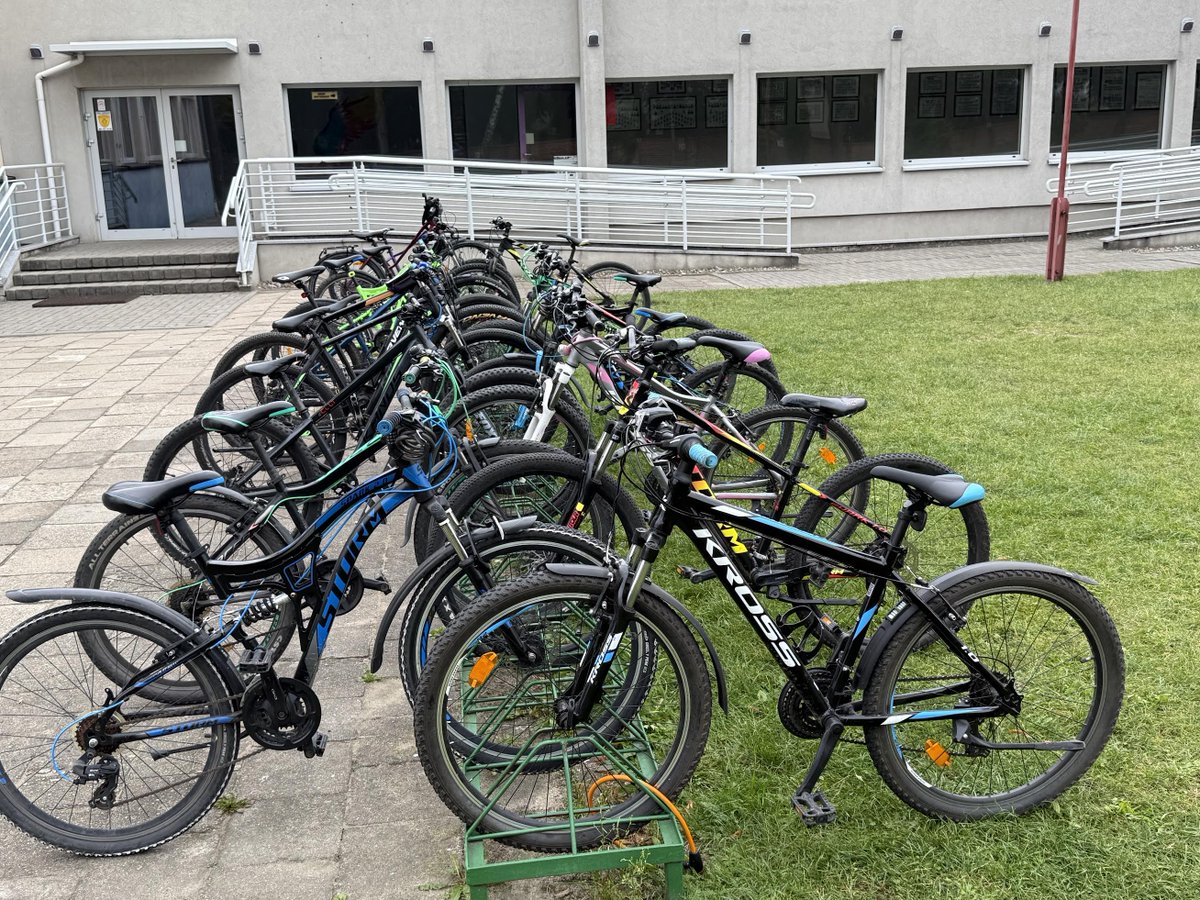 Leszek33's tweet image. After 2 years the first VISION ZERO school safety zone in Poland is reality at #WorldBicycleDay Elementary School in Witaszyce: 20 km/h, speed humps, new lighting, and visible signage. This was about changing minds.  Safer streets are nation-building.