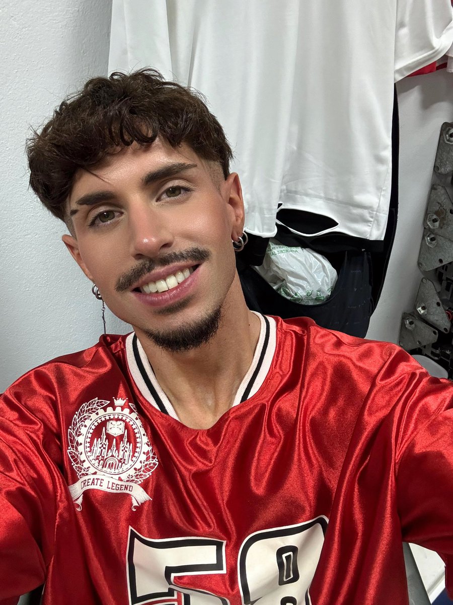 VictorSegovia__'s tweet photo. ❤️🖤🤍☪️ https://t.co/NQt7ZGwJAt