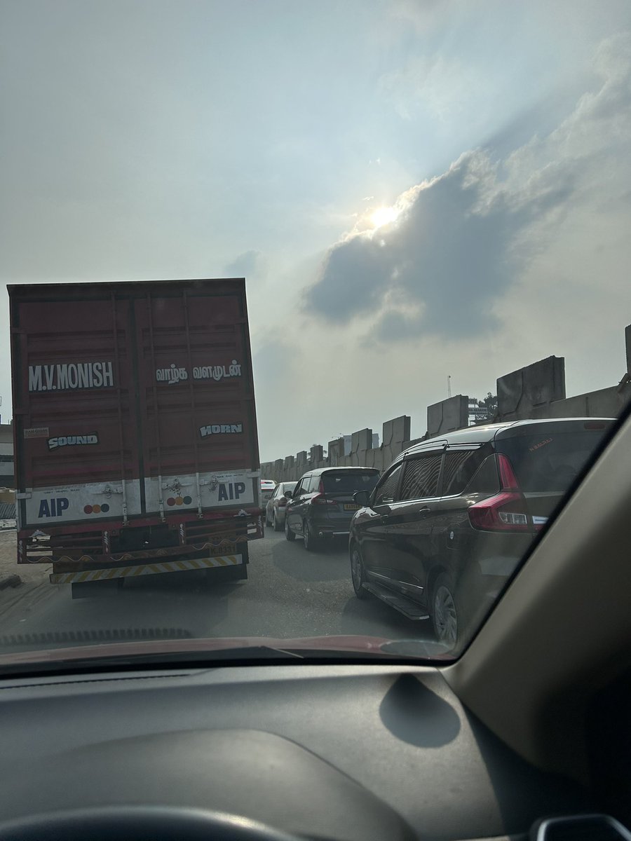 pavankumar_ds's tweet photo. @NHAI_Official NH 44 Bangalore Hyderabad highway .. still have no idea from past 4 years why Chikkaballapura bypass raid bridge is still not yet completed … facing traffic most of times here @nitin_gadkari https://t.co/o2fgHXI71s