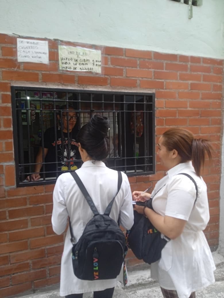 Jornada de casa a casa realizada por medicos diplomantes en ecografía con la atención priorizada a grupos vulnerables realizada en la comunidad de Pinto Salinas. Municipio Libertador.#CubaPorLaVida