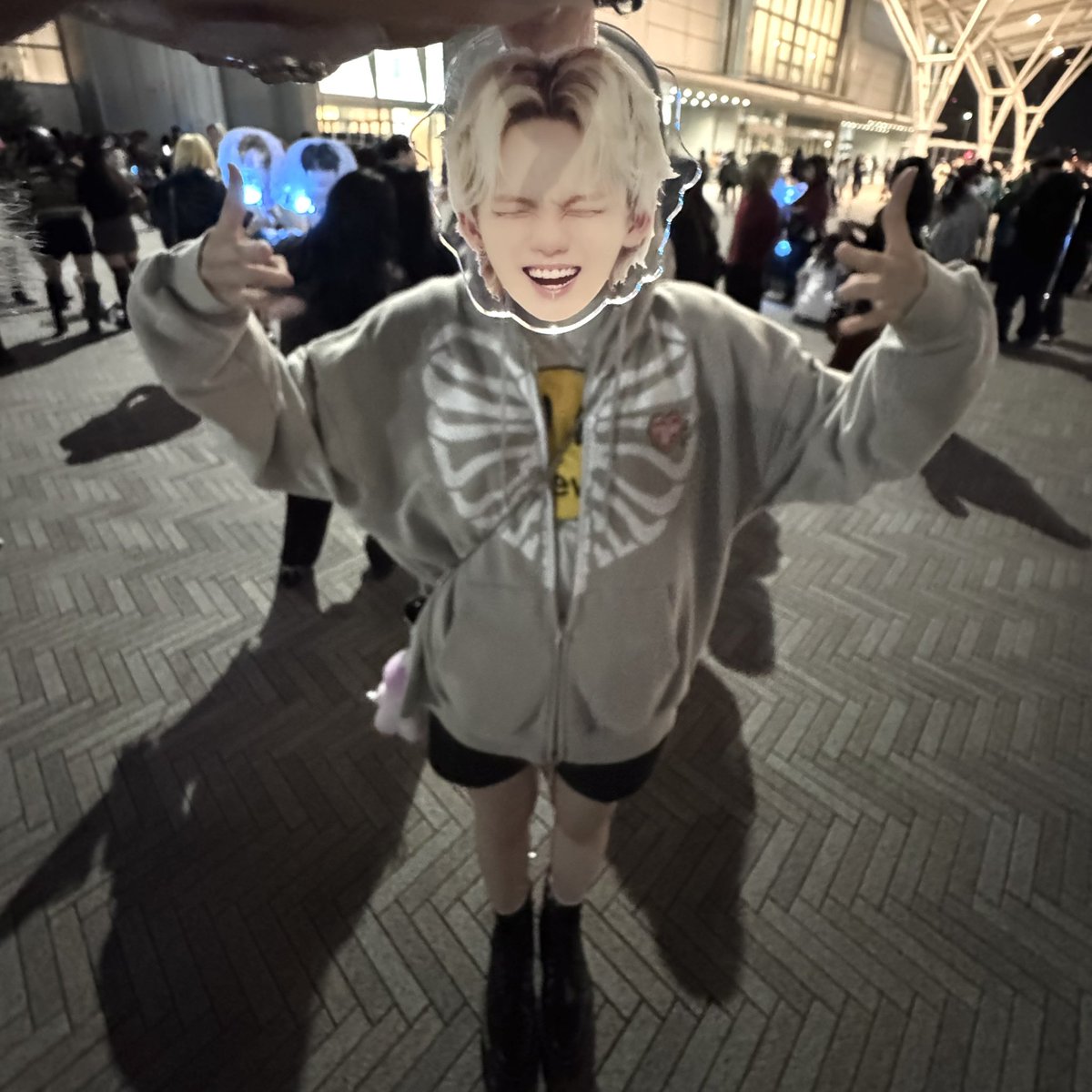 💀☠️💕💕😶‍🌫️🤍🤍🤍🤍
#PULSEONコーデ #TREASURE_PULSE_ON_IN_JAPAN