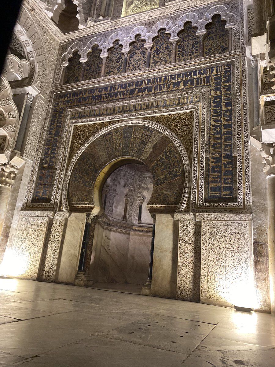 Pues de aquí no me muevo.
Imposible que yo viniera a Córdoba y no entrase.