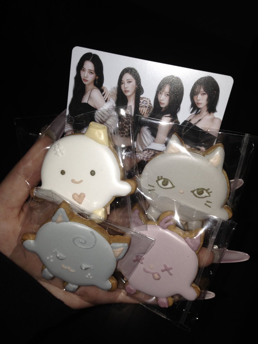 bnesxiusuu1's tweet photo. かわいいアイシングクッキー作ってもらった💕
可愛すぎて当分食べれません。
改めて世界で1番大好きなaespaちゃん5周年おめでとう♡♡

HALF A DECADE WITH AE5PA
 #FiveYearsWithAESPA
  #에스파_오래오래_사랑할게 https://t.co/cfz9ZXECeQ
