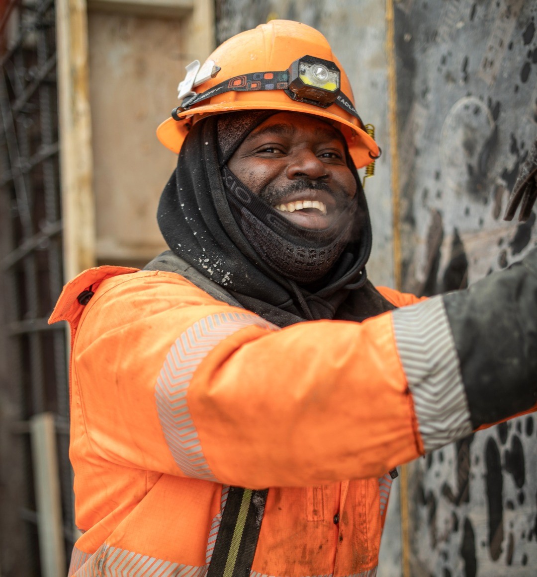 #LIUNABuilds means ready for anything. Cold weather’s coming. Gear up, stay safe and keep the job moving. 

#smile #construction #safetyfirst