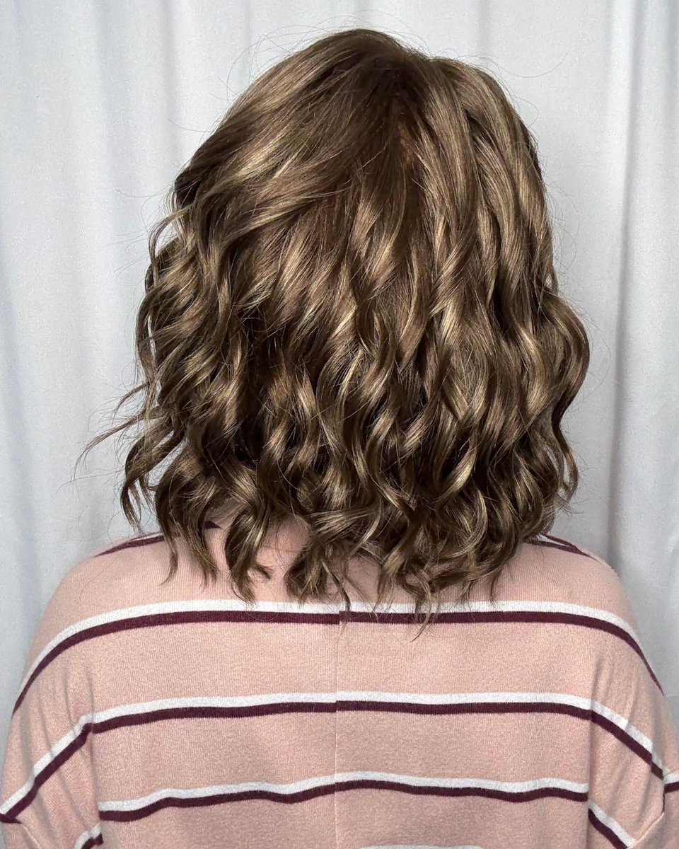 pattispearls's tweet image. Warning 📢 Once you wear Julianne, you may never want to take her off! 😍✨ Julianne by @jonrenau in Caffe Mocha 10RH16 ☕🤍

Shop it here: wigsbypattispearls.com/products/julia…

#wigsbypattispearls #thinhairsolutions #tryon #alternativehair #hairlosssolutions #hairconfidence #jonrenau