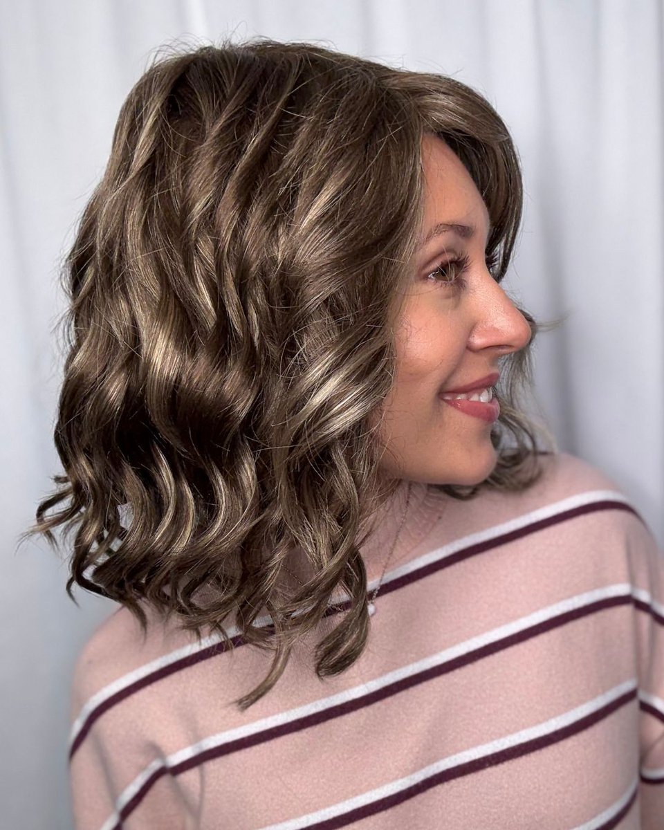 pattispearls's tweet image. Warning 📢 Once you wear Julianne, you may never want to take her off! 😍✨ Julianne by @jonrenau in Caffe Mocha 10RH16 ☕🤍

Shop it here: wigsbypattispearls.com/products/julia…

#wigsbypattispearls #thinhairsolutions #tryon #alternativehair #hairlosssolutions #hairconfidence #jonrenau