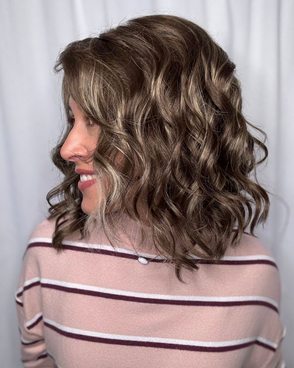 pattispearls's tweet image. Warning 📢 Once you wear Julianne, you may never want to take her off! 😍✨ Julianne by @jonrenau in Caffe Mocha 10RH16 ☕🤍

Shop it here: wigsbypattispearls.com/products/julia…

#wigsbypattispearls #thinhairsolutions #tryon #alternativehair #hairlosssolutions #hairconfidence #jonrenau